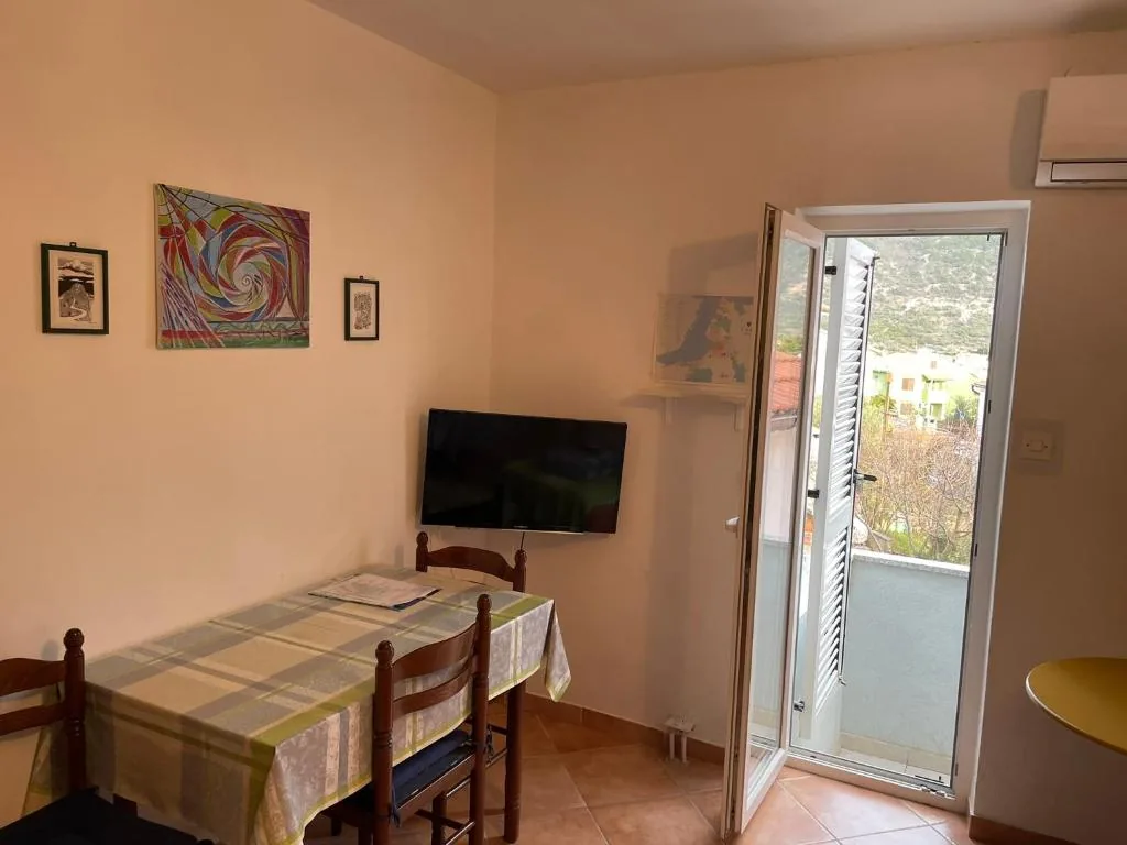 Apartman s pogledom na planine - fotografija 2